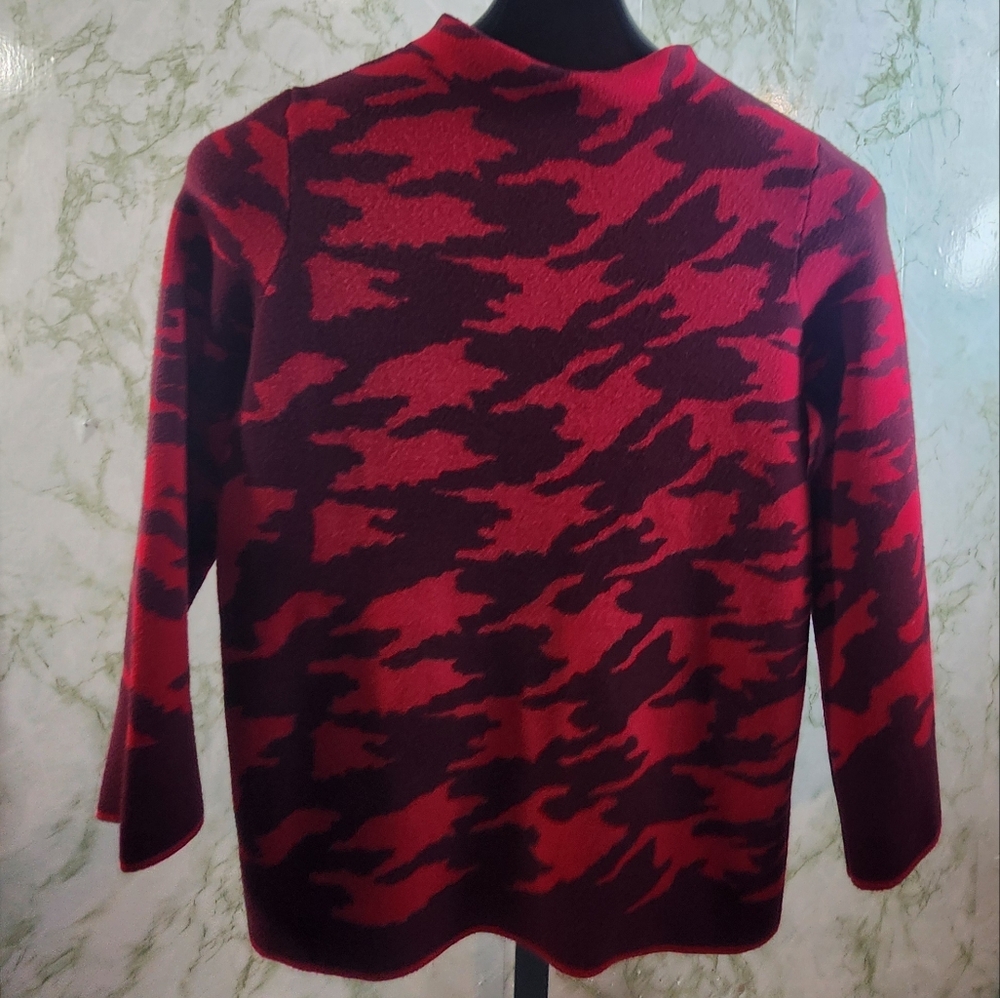 Chic Red Camouflage Sweater with Gold Accent